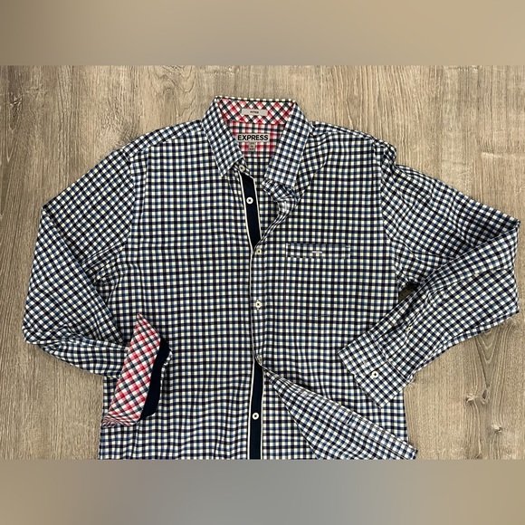 Express Men, Casual button down in size large - Picture 2 of 4